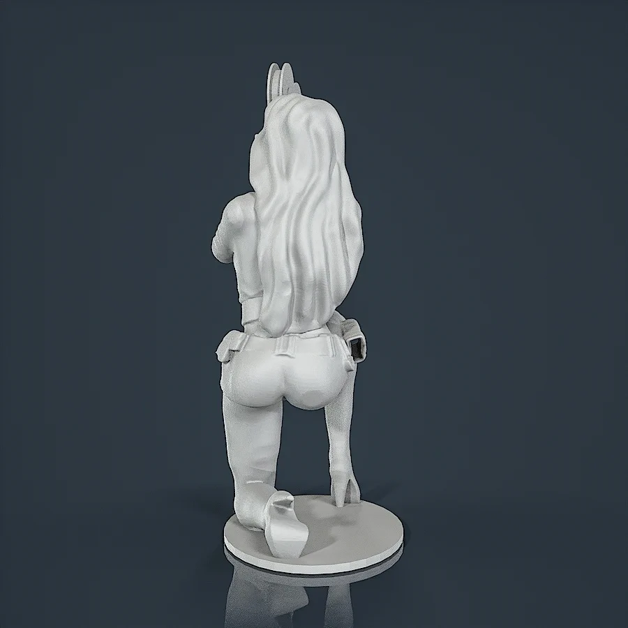 Woman Resin Figure (U564)